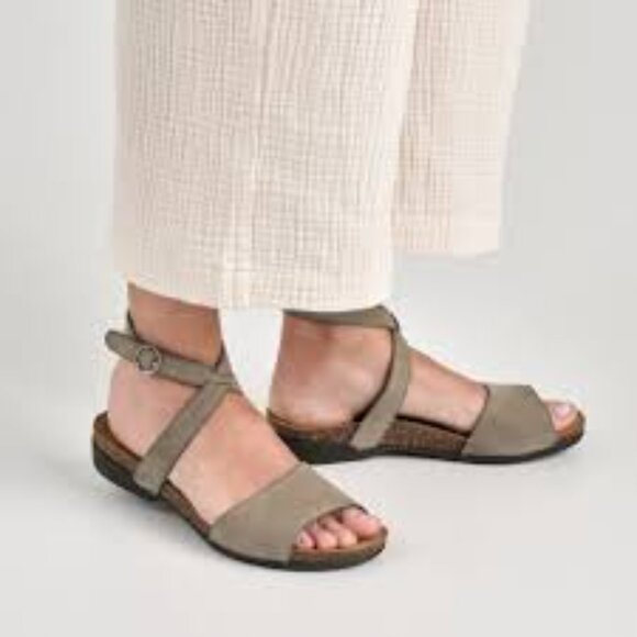 NEW DANSKO Leather Rafferty Comfort Sandals in Taupe for women 1125 4s2 - Picture 5 of 10